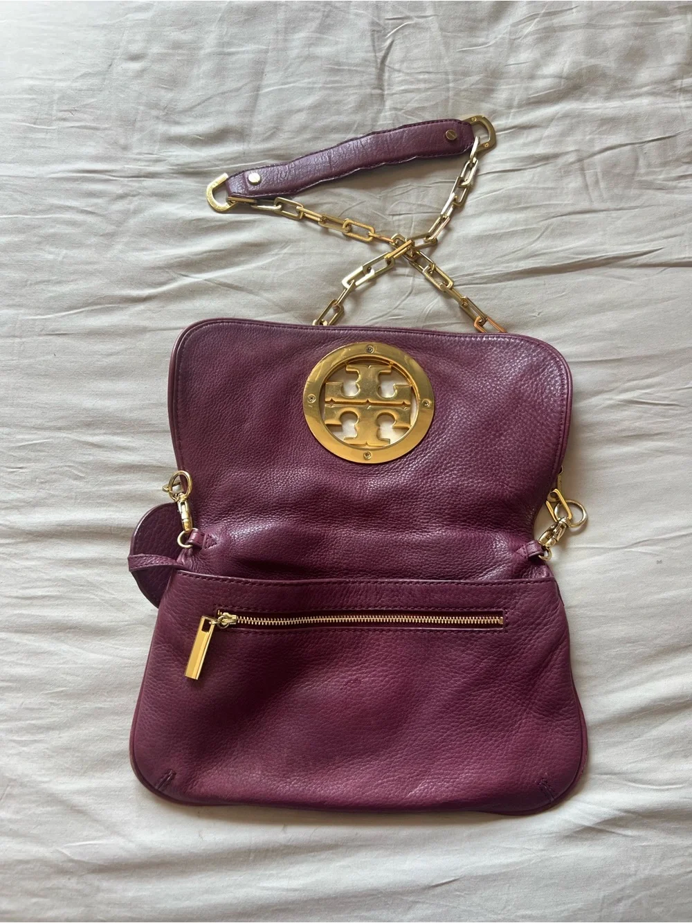Tory Burch Amanda Crossbody Clutch Bag in Plum